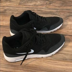 Black Nike Air Max - Women’s US 10